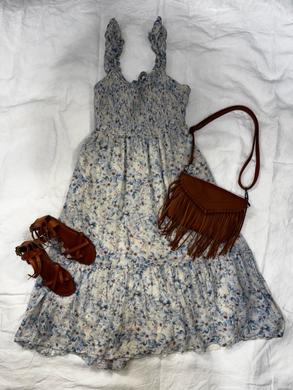 American Eagle Outfitters Blue and Cream Floral Maxidress size L